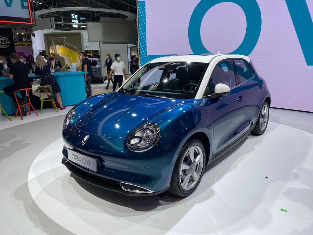 Porsche? Käfer? Die Front des Ora Cat mit Scheinwerfern in Kulleraugenoptik kann Erinnerungen an so manches Gefährt aus der Vergangenheit wecken.
