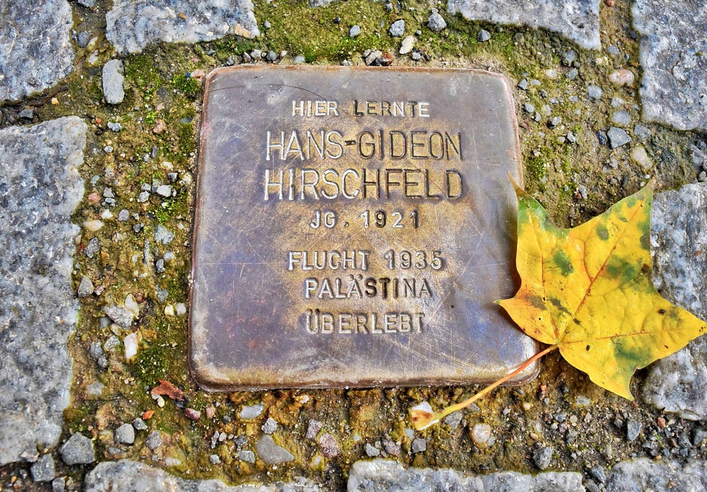 Auch die Verlegung von Stolpersteinen, die an jüdische Mitbürger erinnern, gehört in den letzten Jahren zu den jüdischen Kulturtagen dazu.