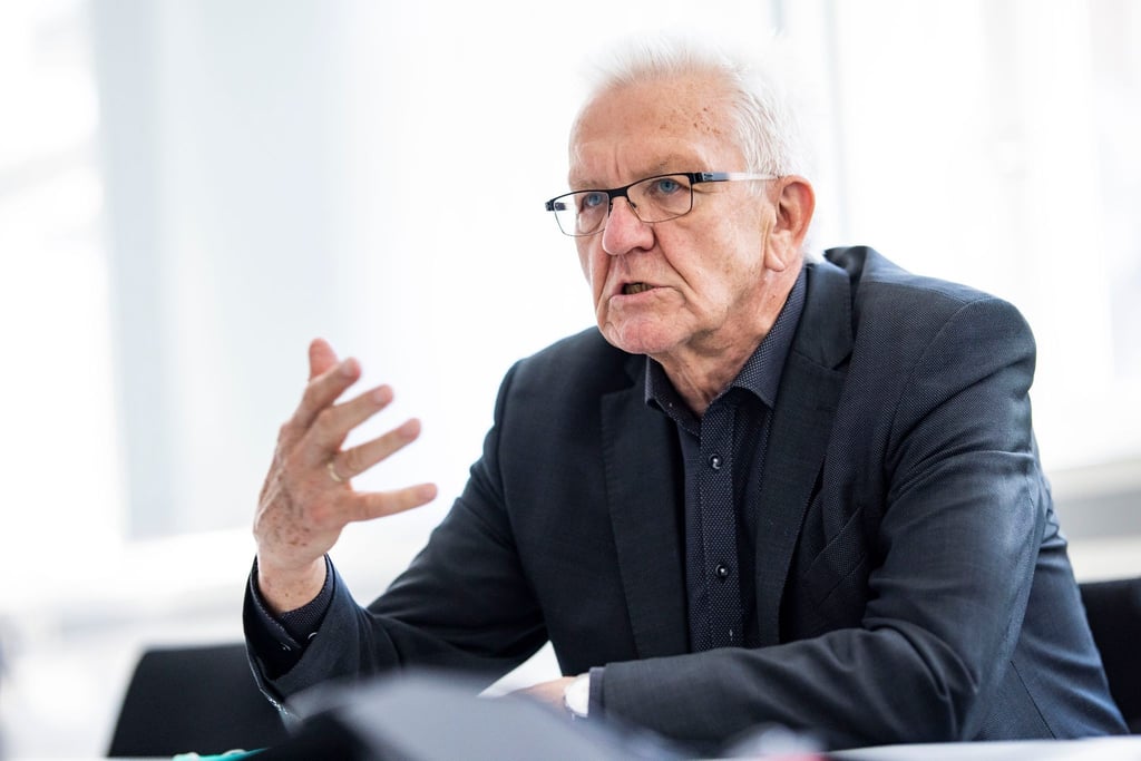 Baden-Württembergs Ministerpräsident Winfried Kretschmann gibt ein Interview.