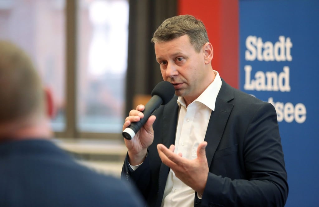 CDU-Landesvorsitzender Michael Sack spricht.