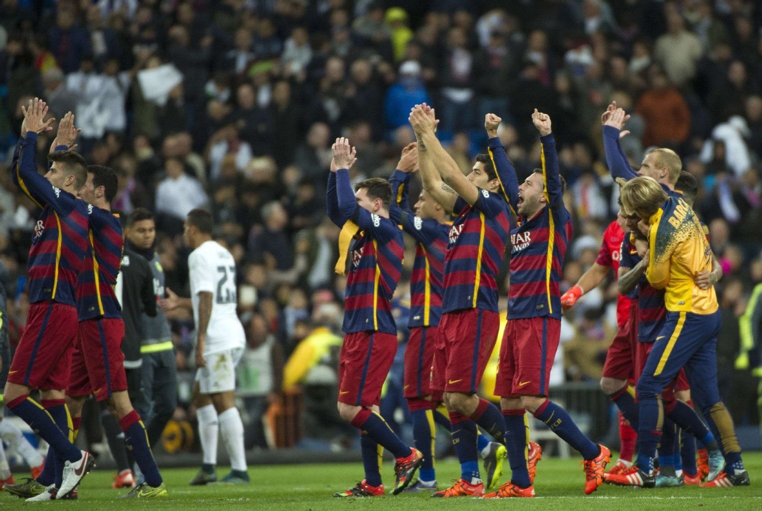 Barcelona feiert den Sieg über Real Madrid.