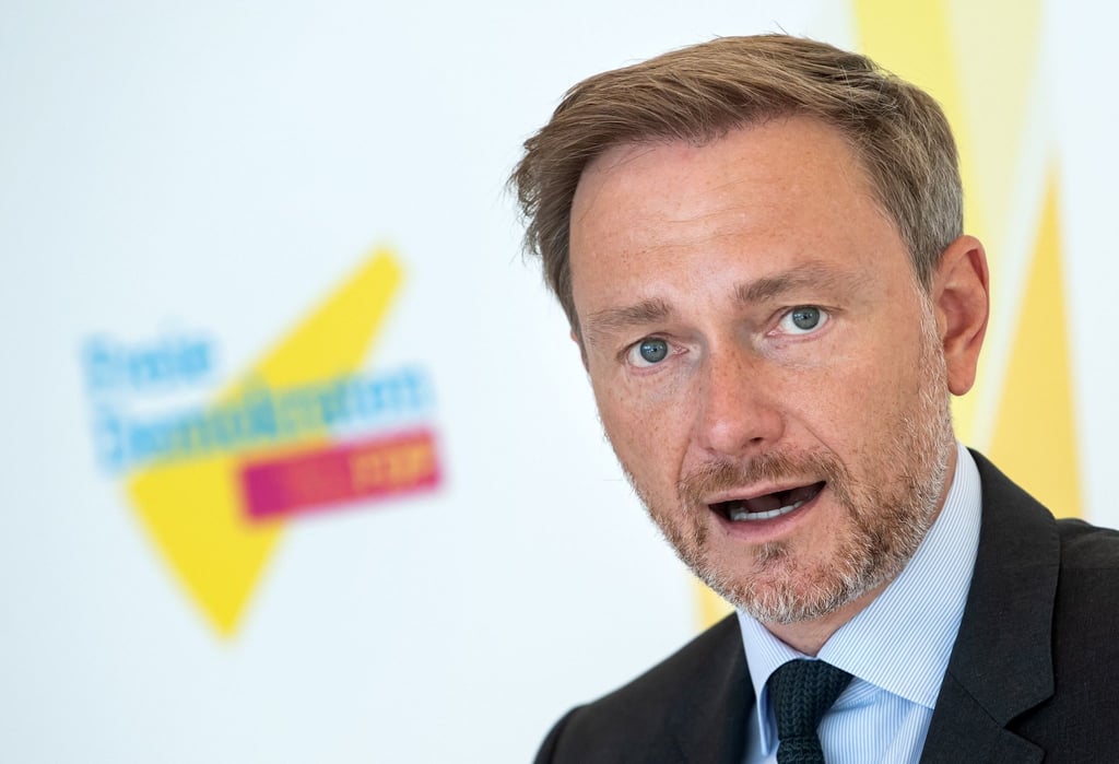 Christian Lindner, Vorsitzender der FDP-Bundestagsfraktion, äußert sich vor der Sitzung der FDP-Fraktion im Deutschen Bundestag.