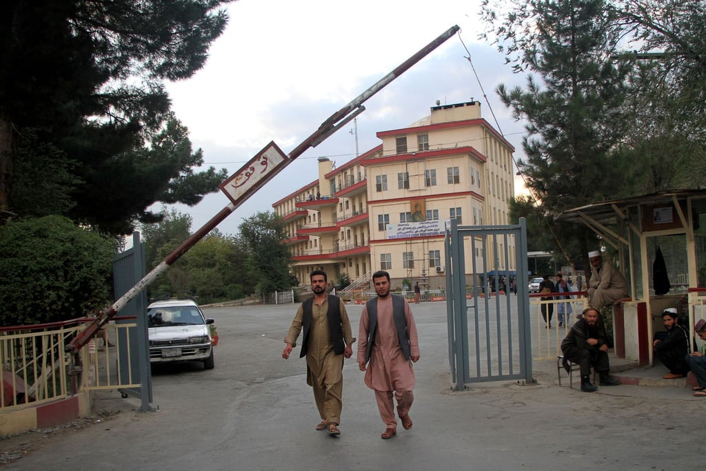 Krankenhaus in Kabul. Weil nach der Machtübernahme durch die Taliban Hilfsgelder gestoppt wurden, haben Tausende Gesundheitseinrichtungen laut der WHO kein Geld mehr für Material oder die Bezahlung der Mitarbeiter.