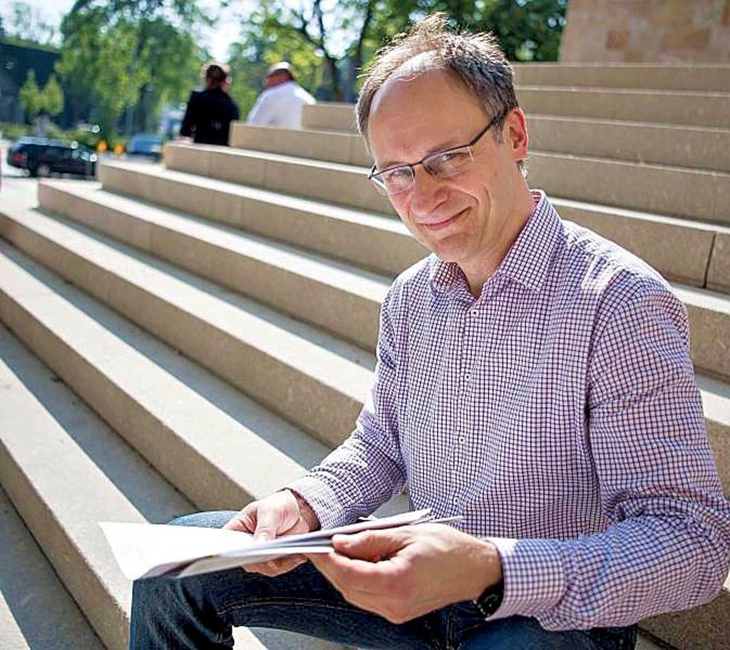 Stephan Kohn tritt für die Basis in Halle an.