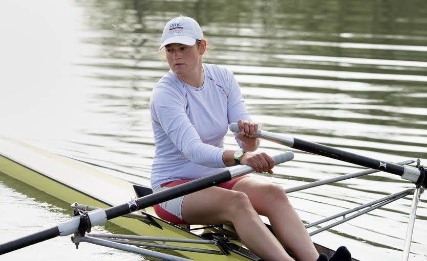 Michaela Schmidt auf dem Rudelkanal in Halle.