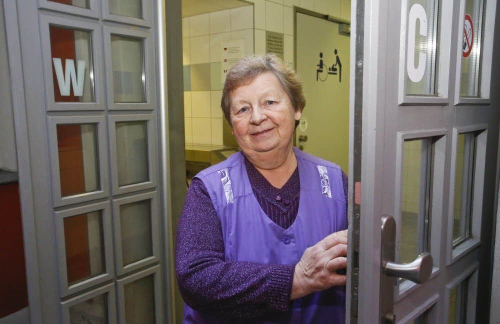 Gute Seele an stillem Örtchen Elvira Seiler sorgt im WC am Marktschlösschen für Sauberkeit. Und hat stets ein gutes Wort für jeden.