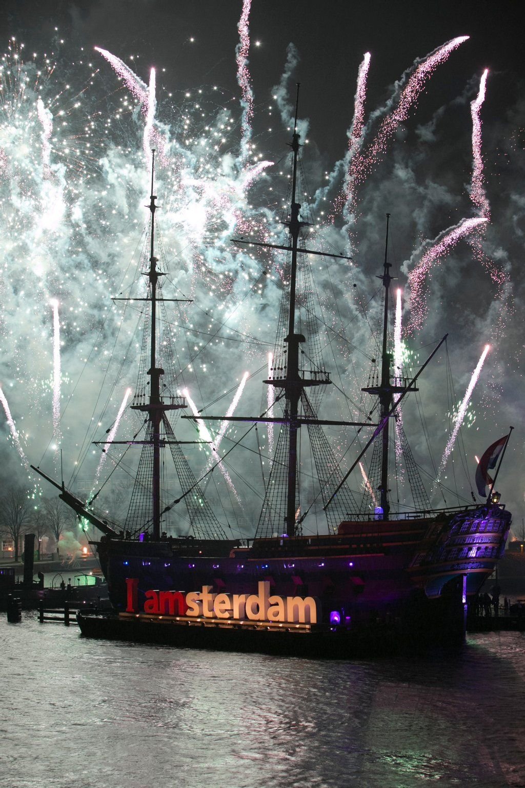 Silvester feiern in Amsterdam: Das klingt nach einem guten Plan. Doch europäische Städte sind zum Jahreswechsel gefragt - dementsprechend gehen die Preise nach oben.