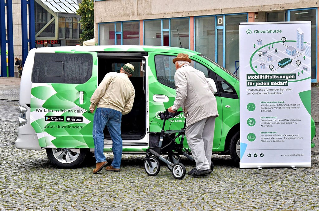 In Leipzig gibt es schon das Angebot von Clever-Shuttle. Nun soll das flexible System auch in Dessau-Roßlau Fuß fassen und den Öffentlichen Nahverkehr attraktiver machen.