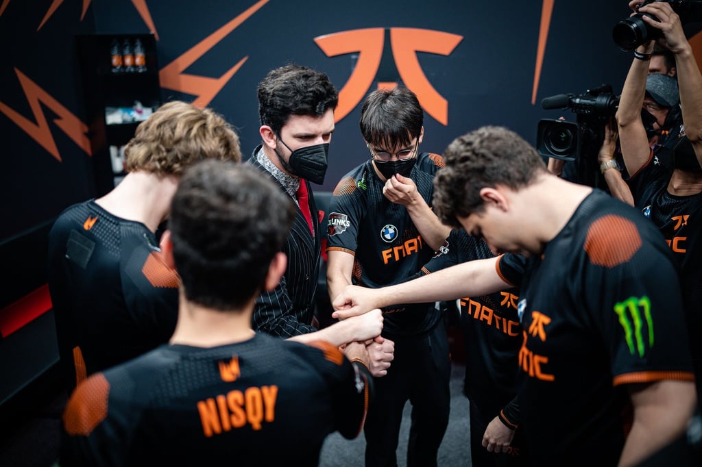 In der regulären Sommer-Saison der europäischen LoL-Liga LEC konnte Fnatic beide Spiele gegen G2 Esports für sich entscheiden.