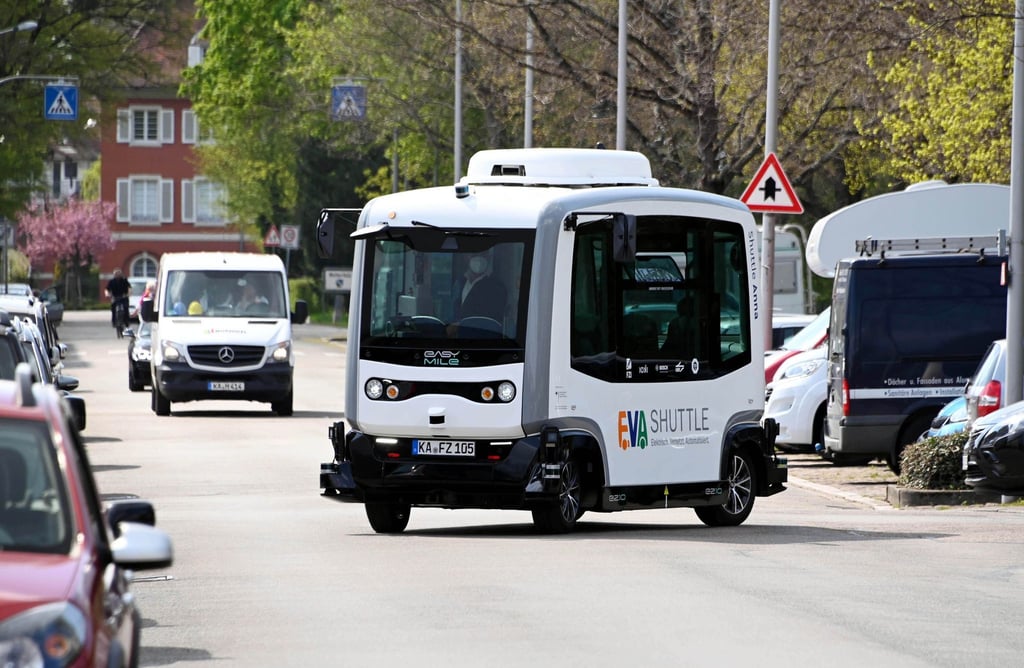 Im Rahmen des Forschungsprojekts „EVA-Shuttle“ waren mehrere autonome Mini-Busse mehr als zwei Monate in Karlsruhe unterwegs.