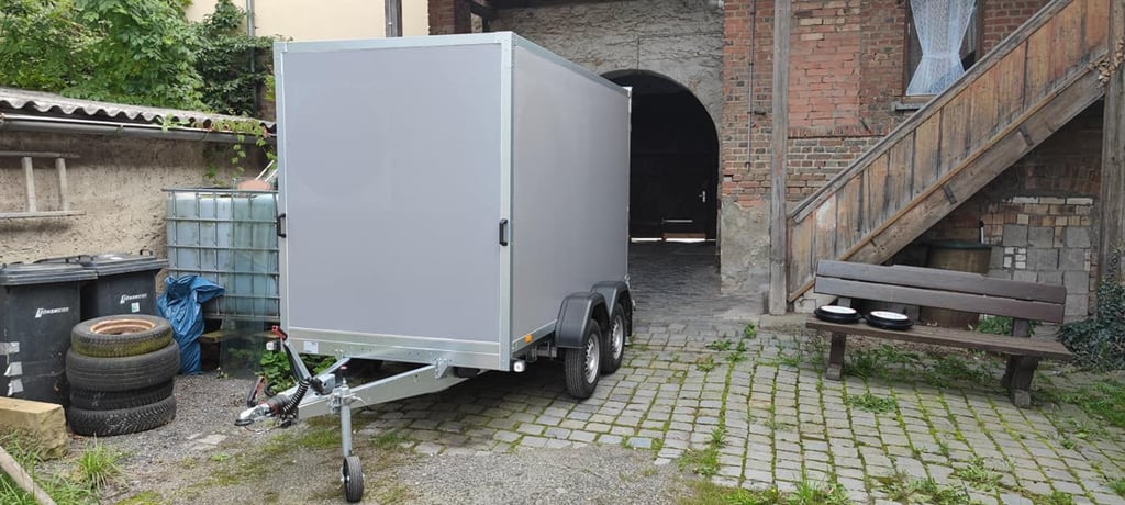 Anhänger der Freiwilligen Feuerwehr Osterhausen nach dem Diebstahl
