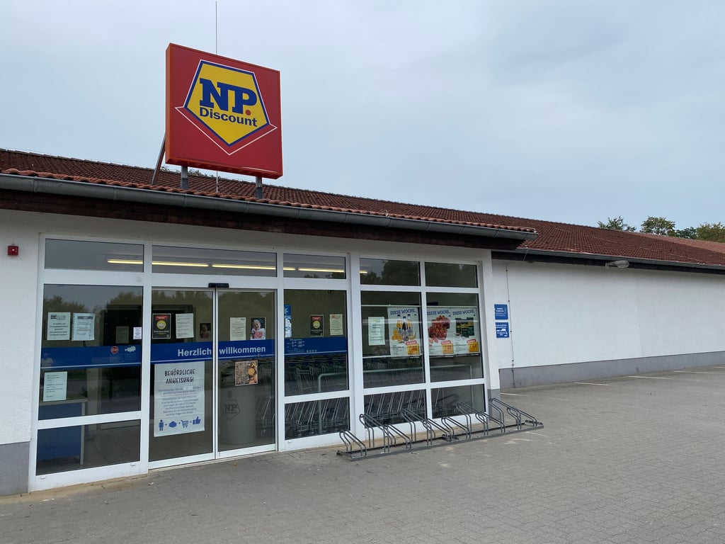Der NP-Markt in Uchtspringe ist der einzige Discounter in der Umgebung. Die nächsten Supermärkte sind in Stendal und Gardelegen. Beide Orte liegen für die Uchtspringener nicht um die Ecke.