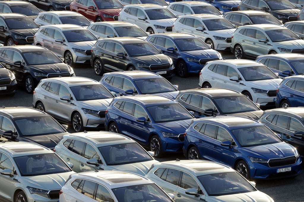 Die Volkswagen-Tochter Skoda kann nach den Worten von Spartenchef Thomas Schäfer wegen fehlender Halbleiter in diesem Jahr 100.000 Autos nicht bauen.