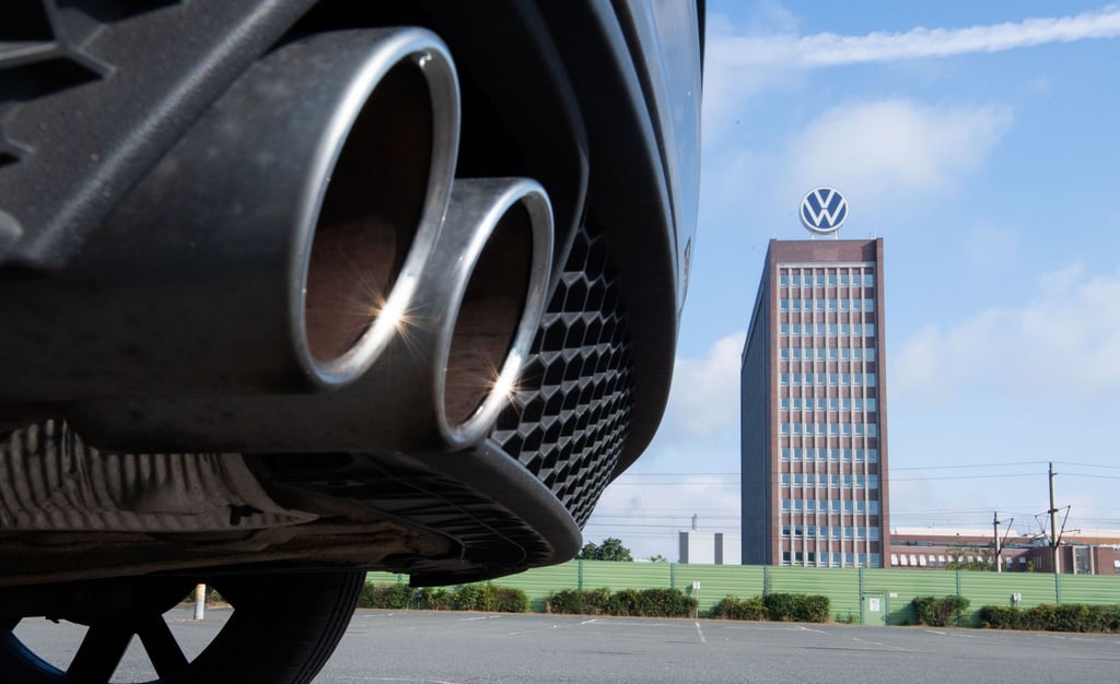 Im VW-Abgasskandal hat ein weiterer Ingenieur die Hauptverantwortung von sich gewiesen.