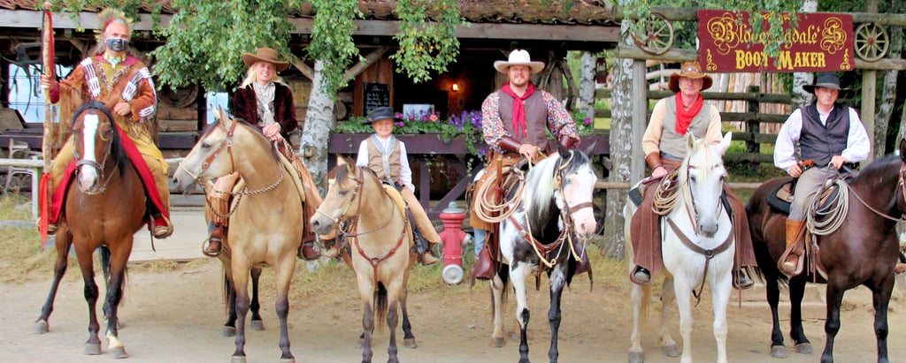 Das Team von Pullman City (von links): Norbert Krug (Leiter Bauhof), Nadja Hagenberger (Geschäftsführerin), Johanna Hagenberger (Tochter), Alex Remy (Manager) sowie Ingo Milewsky (Restaurantleiter) und Matze Rauch (Küchenchef).