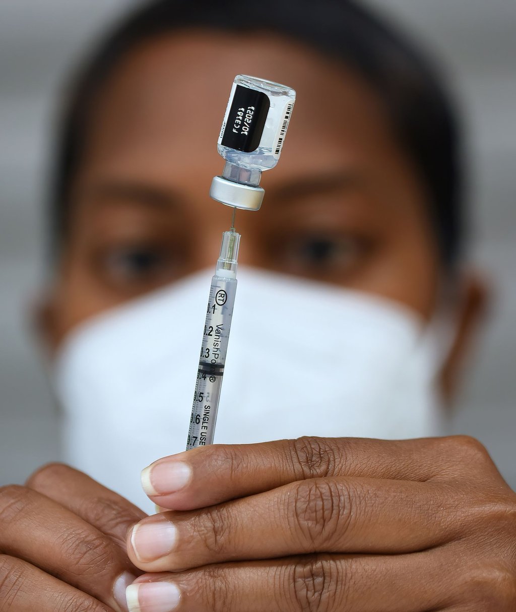 Experten von FDA und CDC haben Auffrischungen nur für Menschen ab 65 Jahren und Risikogruppen empfohlen.