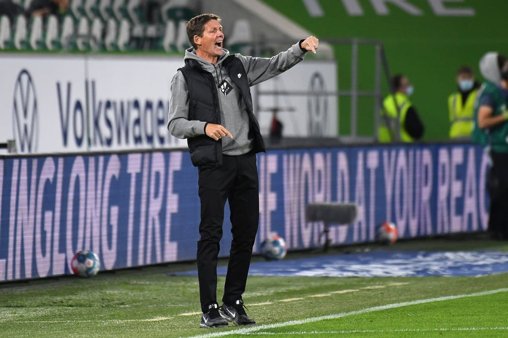 Frankfurts Trainer Oliver Glasner gestikuliert.