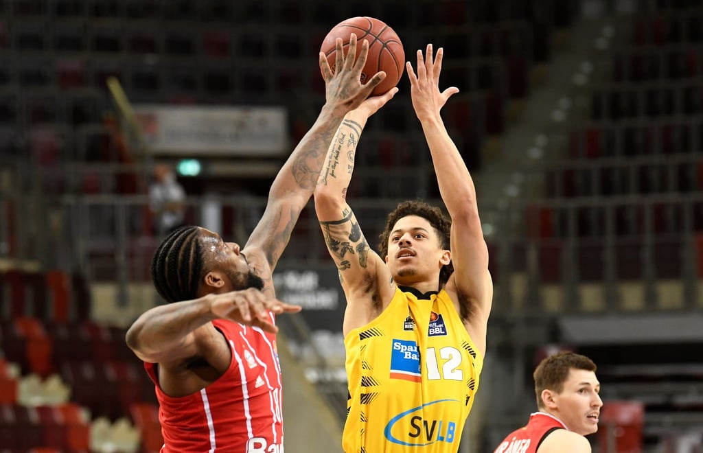 Ludwigsburg's Jonah Radebaugh (r)im Spiel.