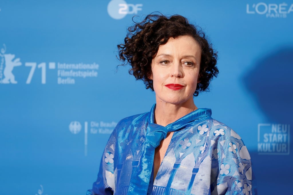 Maria Schrader präsentiert ihren Film „Ich bin dein Mensch“ auf der Berlinale.