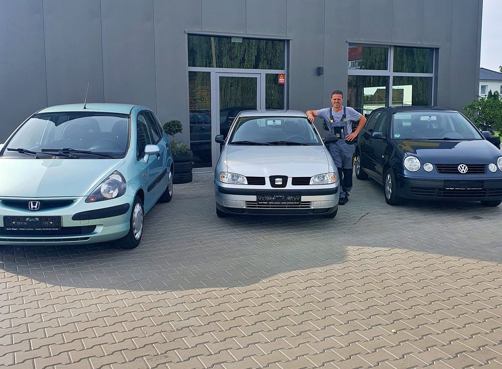 Drei alte Autos hat René Engel in seiner Werkstatt in Loitsche repariert und am Wochenende in den von der Flutwelle stark betroffenen Kreis Ahrweiler gebracht.