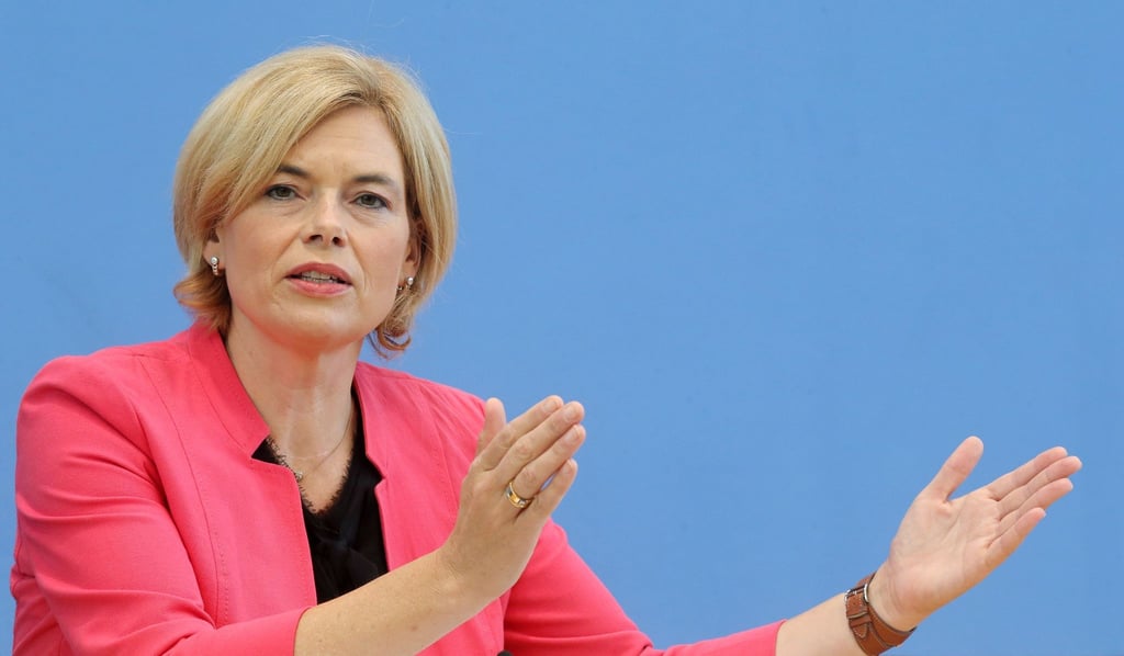 Die rheinland-pfälzische CDU-Landesvorsitzende und Spitzenkandidatin Julia Klöckner spricht bei einer Pressekonferenz.