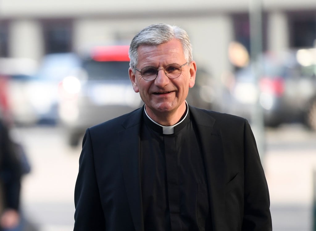 Dominikus Schwaderlapp ist auf dem Weg zur Herbstvollversammlung der Deutschen Bischofskonferenz.