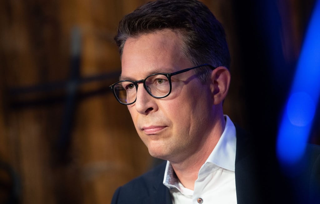 Markus Blume schaut in die Runde.