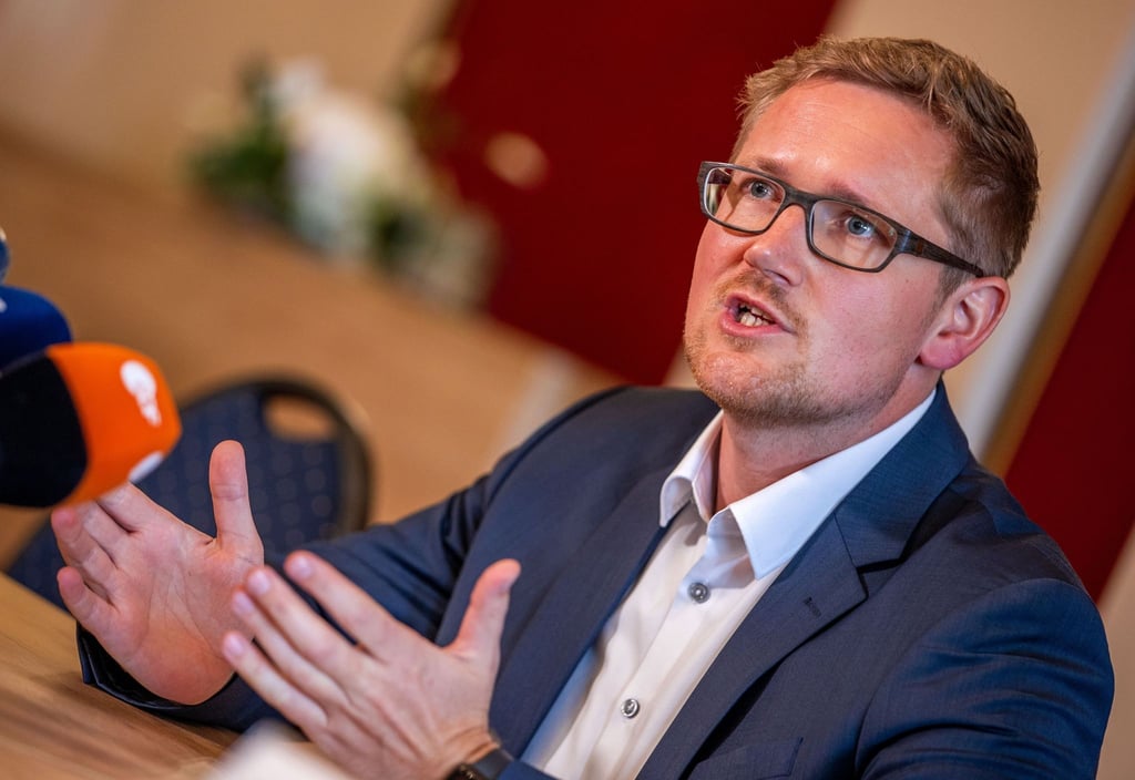 Mecklenburg-Vorpommerns FDP-Generalsekretär David Wulff spricht in Schwerin.