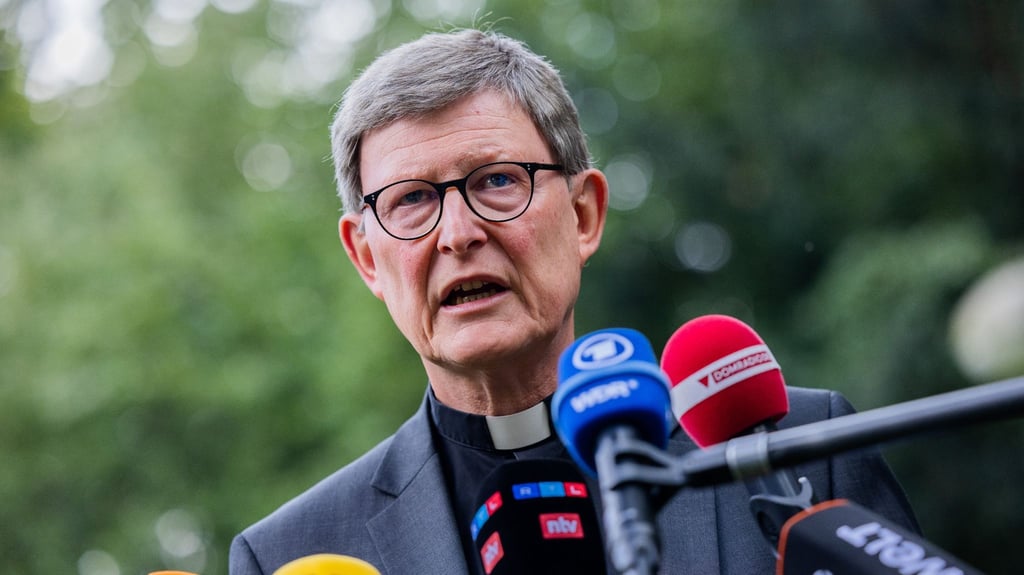 Kardinal Rainer Maria Woelki, Erzbischof von Köln, gibt ein Statement ab.