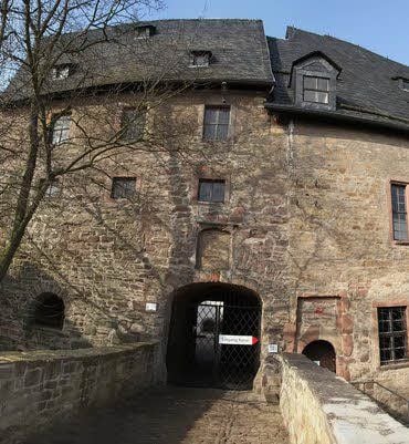Der Eingang zum Allstedter Schloss.