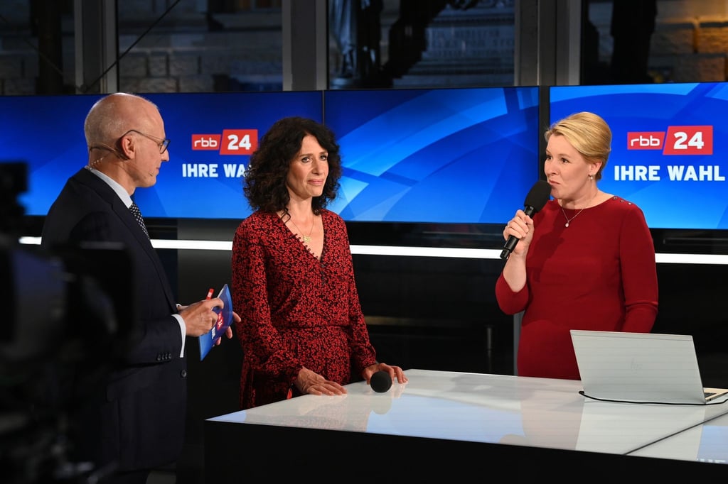 Franziska Giffey (r, SPD) und Bettina Jarasch (Bündnis 90/Die Grünen) werden interviewt.