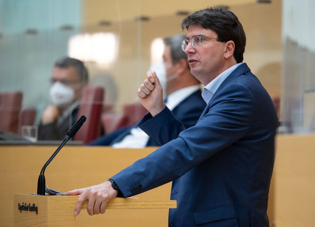 Florian von Brunn, SPD-Fraktionsvorsitzender im bayerischen Landtag, spricht.