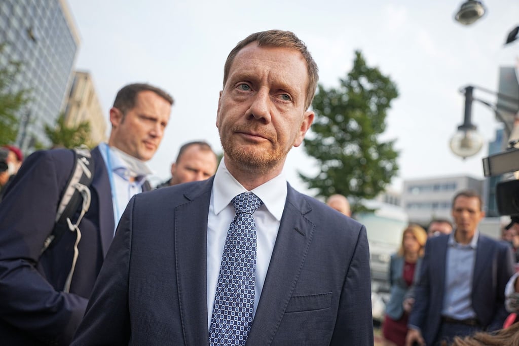 Sachsens Ministerpräsident Michael Kretschmer (CDU) kommt zu den Gremiensitzungen der Partei im Konrad-Adenauer-Haus.