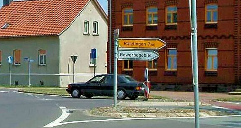 Für Miesterhorst soll eine Umgehungsstraße gebaut werden. Die dann alte B 188 von Mieste bis Ortsmitte Miesterhorst, bis zur Abfahrt nach Rätzlingen, soll die Stadt übernehmen.