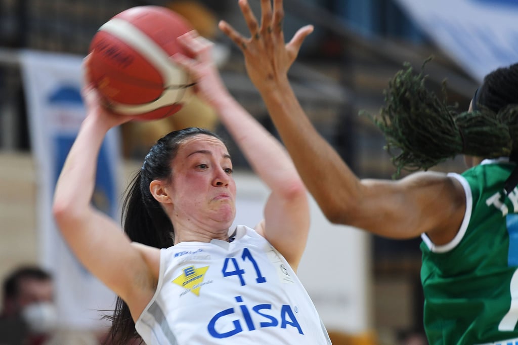 Spielmacherin Eilidh Simpson verletzte sich beim Spiel der Gisa Lions. (Archivbild)