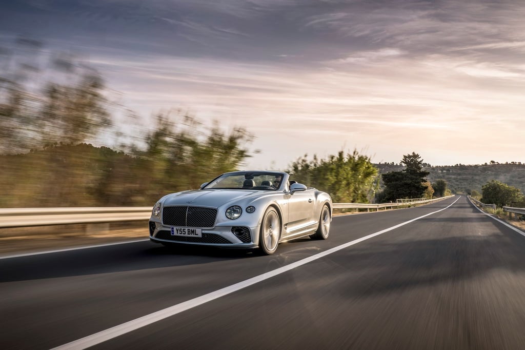 Britisch brausen: Sowohl das Coupé als auch das Cabrio (Bild) vom Continental GT baut Bentley auch als besonders leistungsstarkes Speed-Modell.