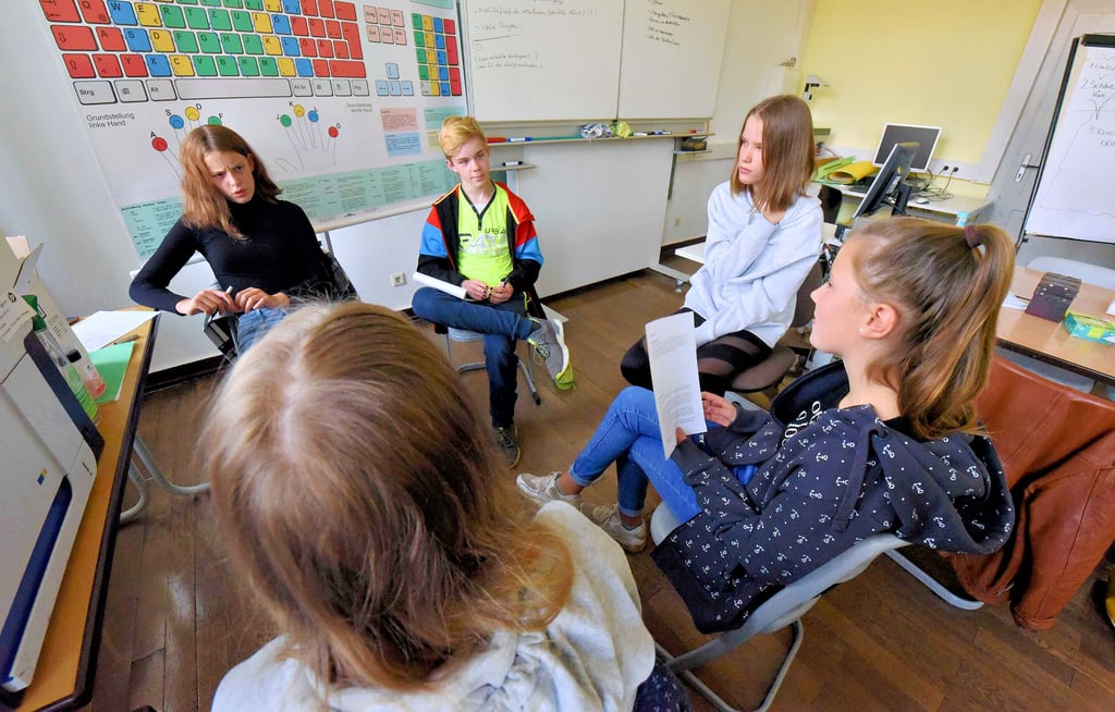 Die Seelandschüler üben in Rollenspielen ihren zukünftigen Einsatz als Streitschlichter.