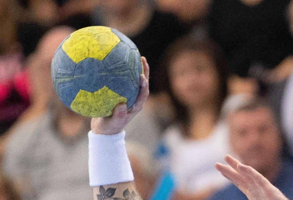 Die Handball-Partie zwischen dem VfL Oldenburg und dem Buxtehuder SV muss coronabedingt verschoben werden.