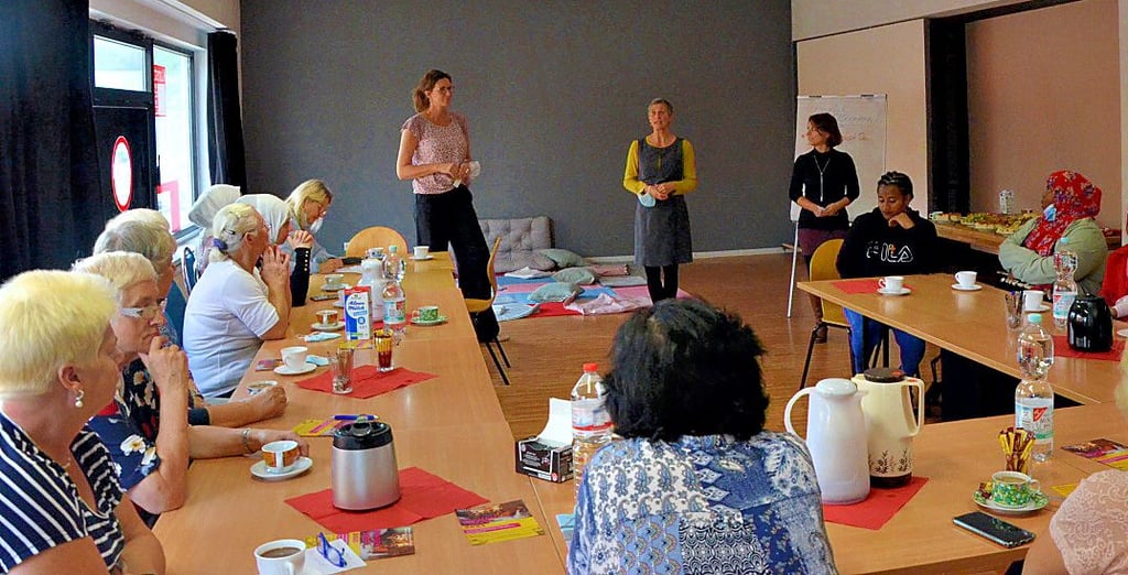 Cordula Albrecht, Elisabeth Seyer und Maria Jonas (von links) begrüßen die Gäste zum Frauen-Café in Stendal-Stadtsee.