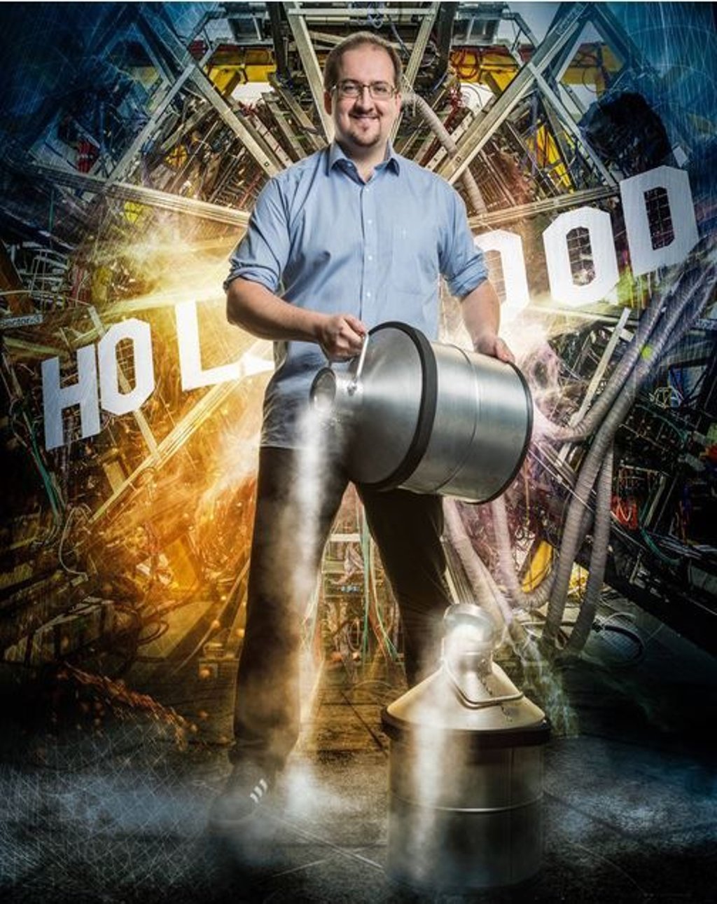 Sascha Vogel, Physiker und Science-Fiction-Experte und Geschäftsführer von science birds, steht in einer Weltraum-Kulisse.