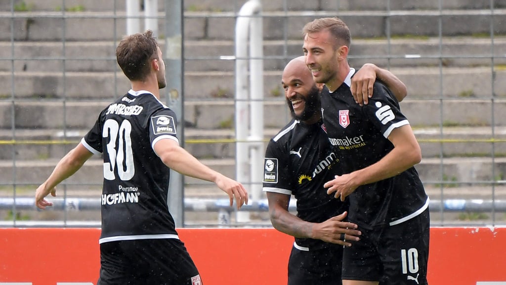Michael Eberwein (r.) und Tom Zimmerschied (l.) gehörten im August zu den stärksten Spielern in der 3. Liga.