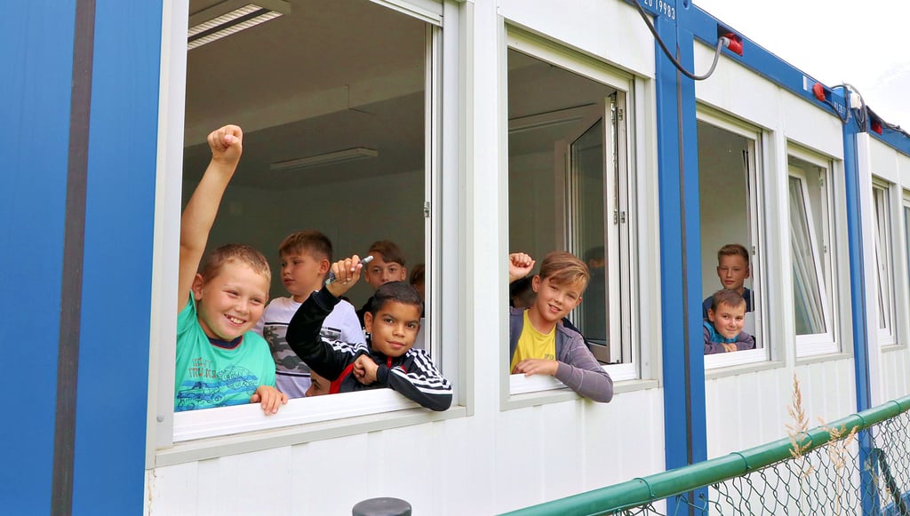 Freuen sich trotz erschwerter Bedingungen auf ihren Schulstart: die neuen Fünftklässler an der Freien Gesamtschule in Lützen.