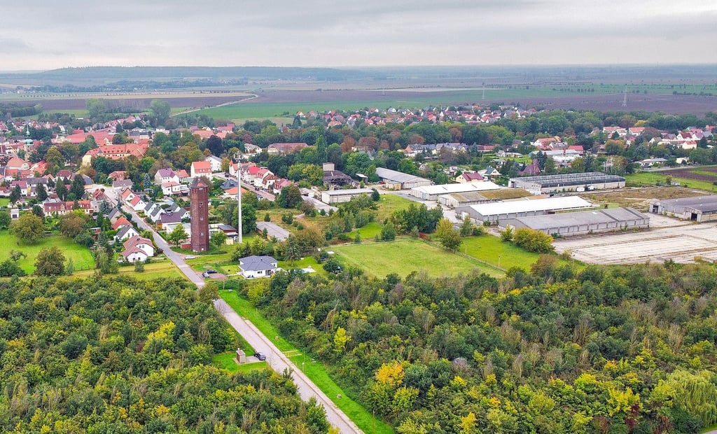 Ein Teil der Hallen würde verschwinden. Dann könnten dort Therme, Kita, Mehrzweckhalle und Sportplatz hin.
