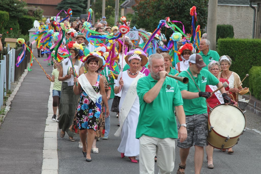 2011 gab es noch einen Festumzug durch die Gartenstadt Eichenweiler.