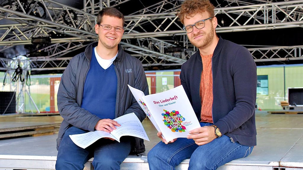 Chorprobe des halleschen  Pop-Chores  unter Leitung von Gerhard Noetzel  in der Georgen-Kirche  