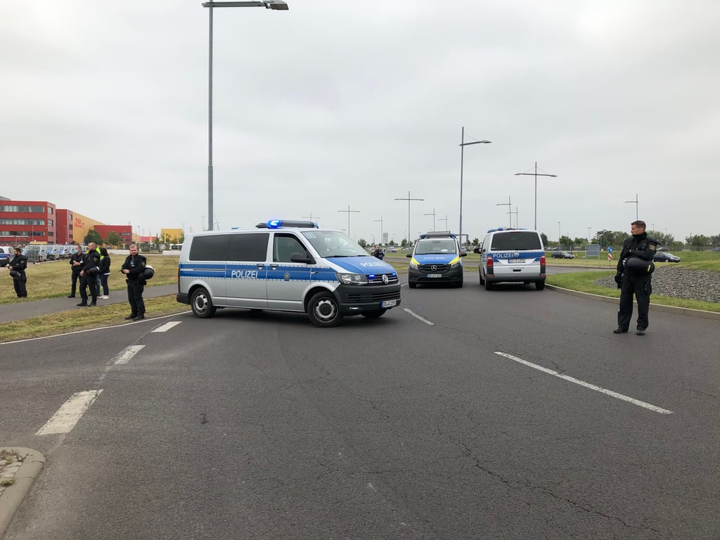 Klima-Demo am DHL-Hub in Schkeuditz