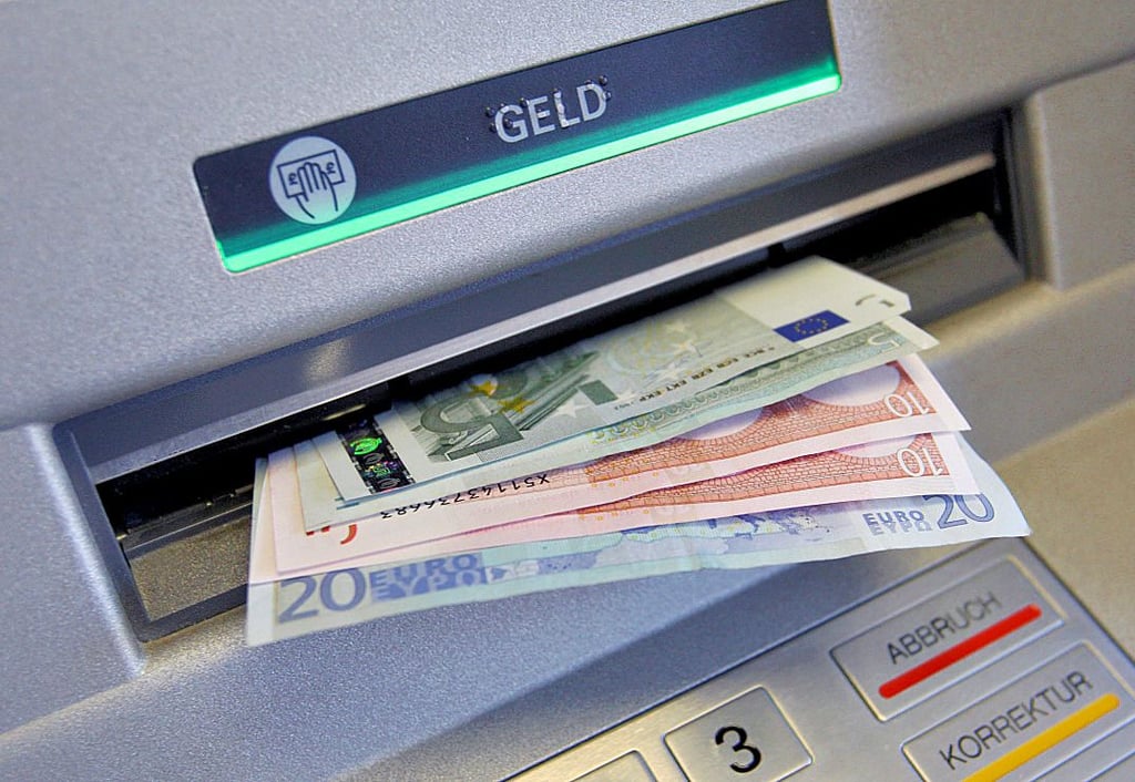 In Hessen wird bald kein Geldautomat mehr stehen. Wer dann Bargeld benötigt, muss in einen anderen Ort fahren.
