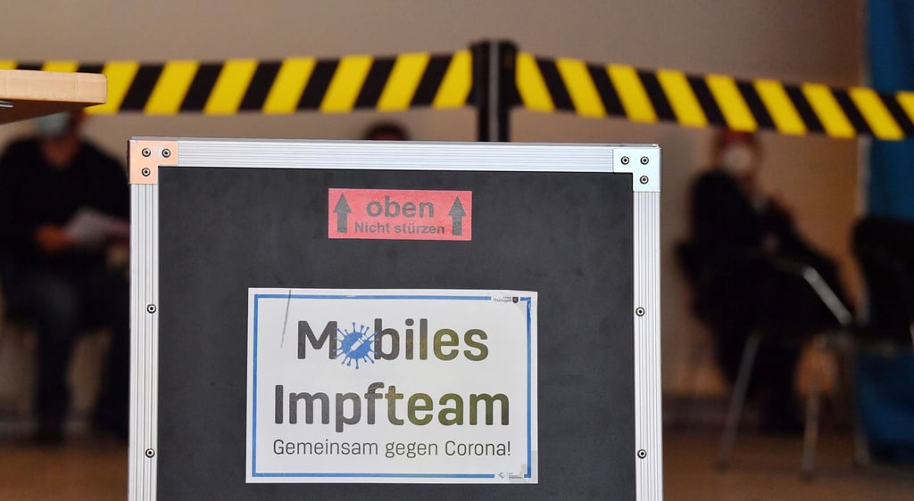 In Gera wurden Mitarbeiter eines mobilen Impfteams angegriffen. (Symbolbild)