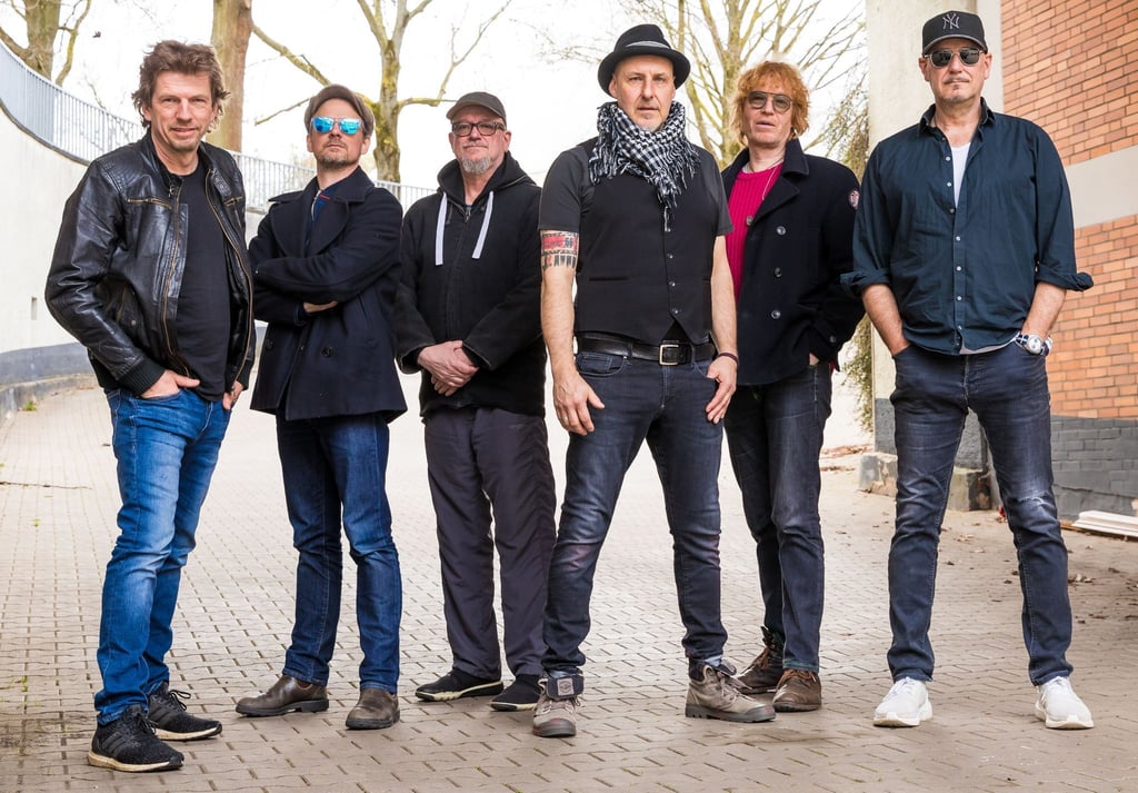 Mitglieder der deutschen Rockband "Fury in the Slaughterhouse".