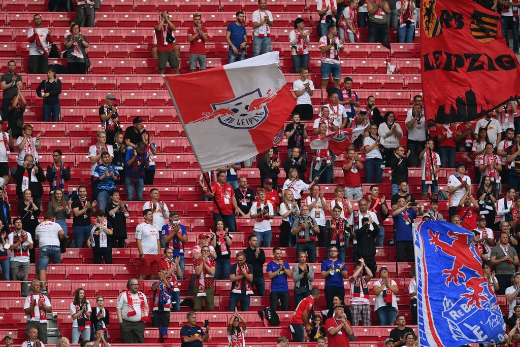 34.000 Zuschauer dürfen zum Spitzenspiel RB Leipzig gegen den FC Bayern in die Red-Bull-Arena.